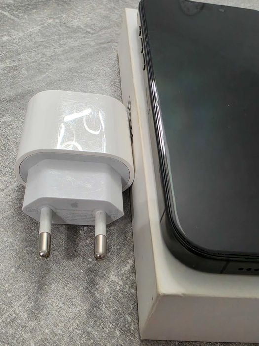 Iphone 16 pro max 256 гб като нов