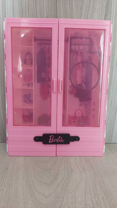 Dulap Barbie - Dulap cu umerase