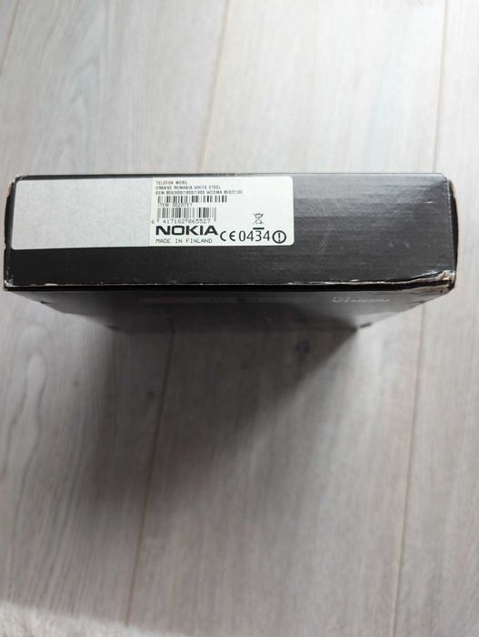Nokia E51-in cutie, toate accesoriile originale