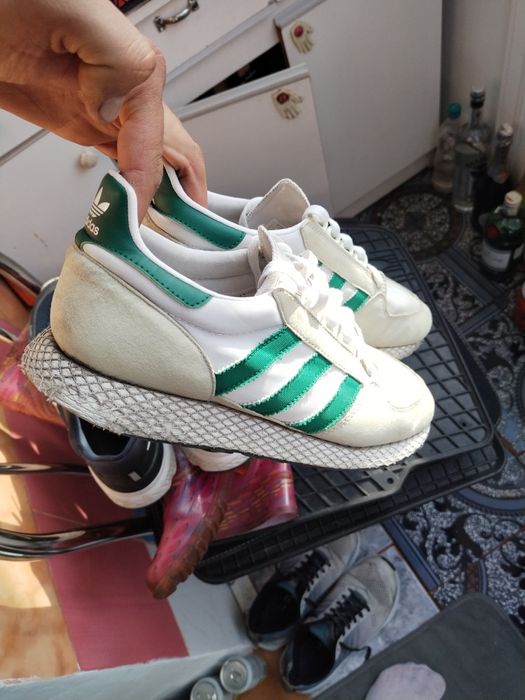Vând adidași Nr 42