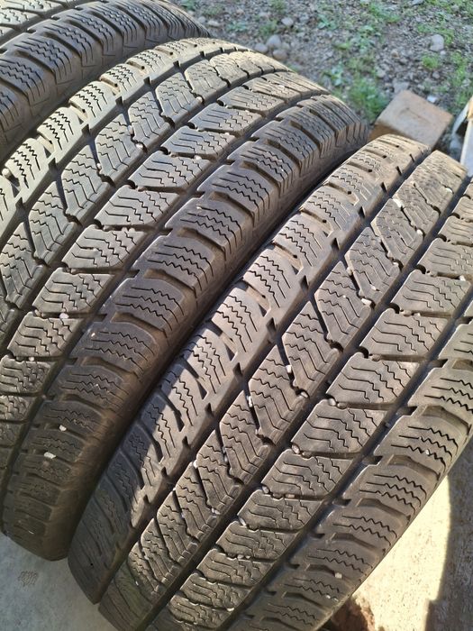 4 Anvelope  de iarnă 215 60 r17C Semperit