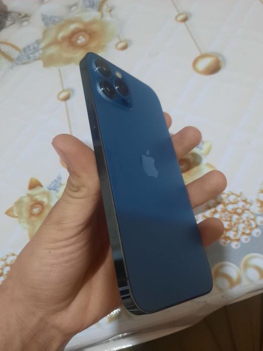 Iphone 12 pro max  hamma joyi radnoy tiniq tel  kamera juda tiniq