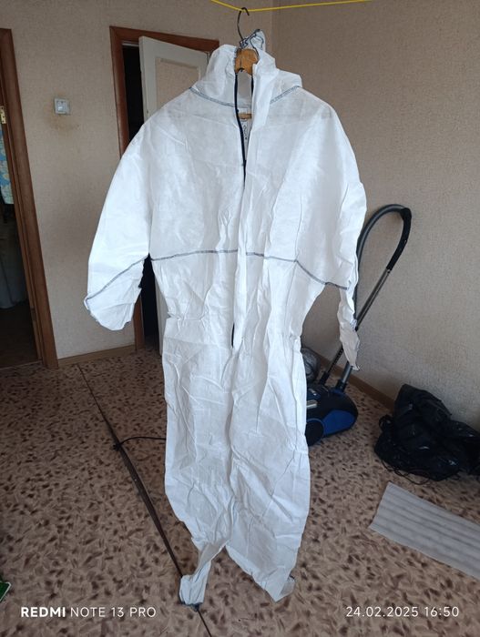 Продам защитный комбинезоны