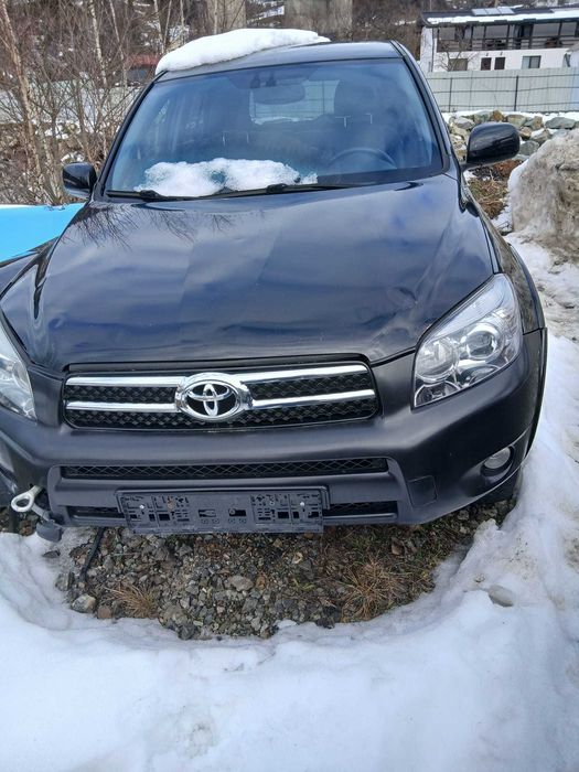 Vand sau dezmembrez Toyota Rav4