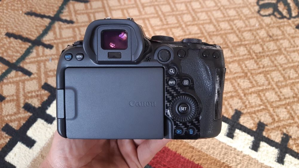 Canon R6 sotiladi.