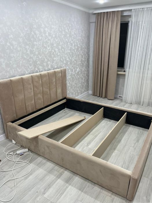 Спальный кровать