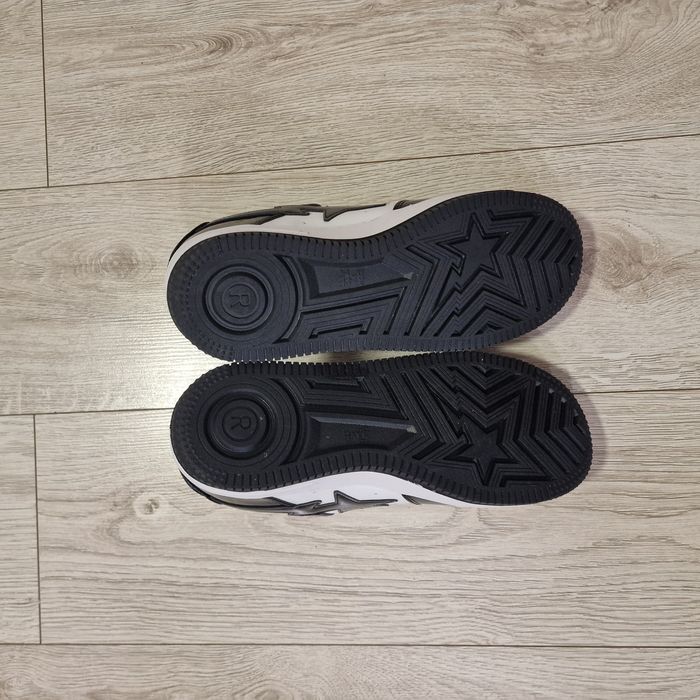 Bapesta negru si alb