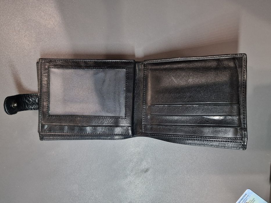 Продам.кожаное портмоне .