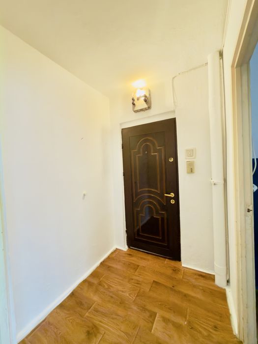 Apartament de vanzare cu 2 camere in zona Florilor ,et 1/4 Ale.Mimozei