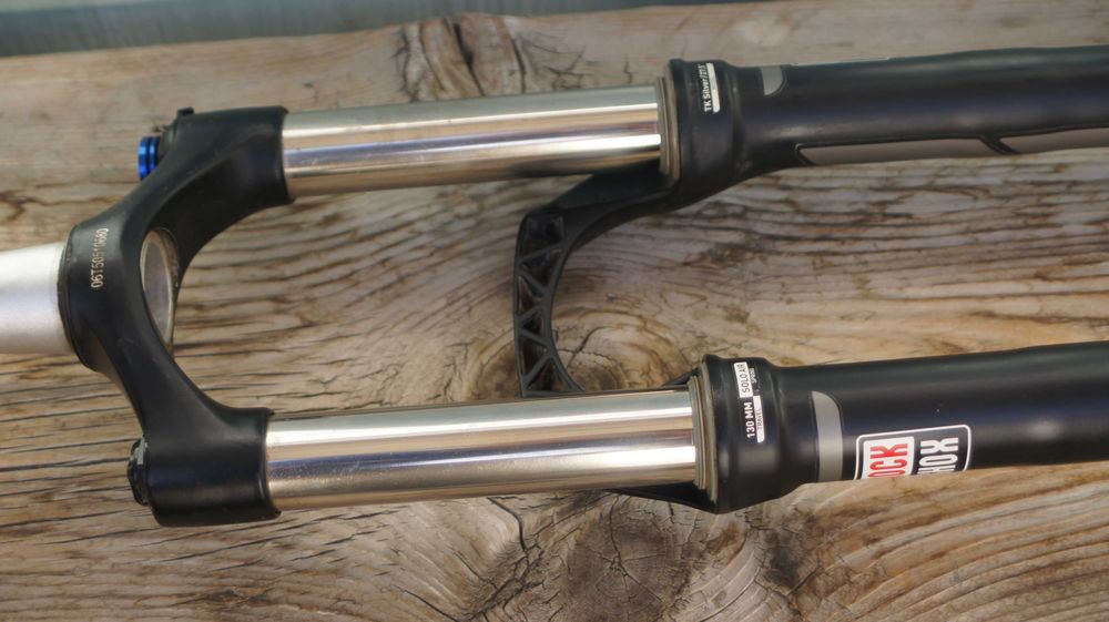 вилка rockshox sektor 27,5 с проходна ос 15 x 100