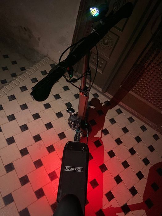 Elektro skuter Madcool 500W sotiladi