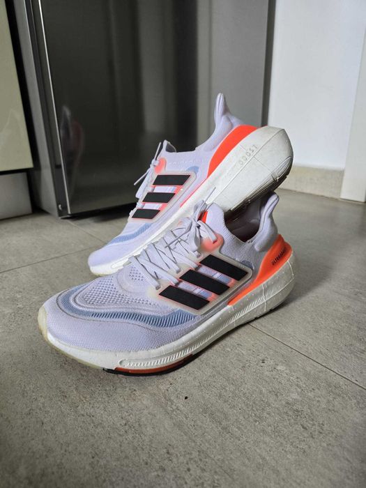 Adidasi Adidas UltraBoost 2023 marime 43 (1/3)