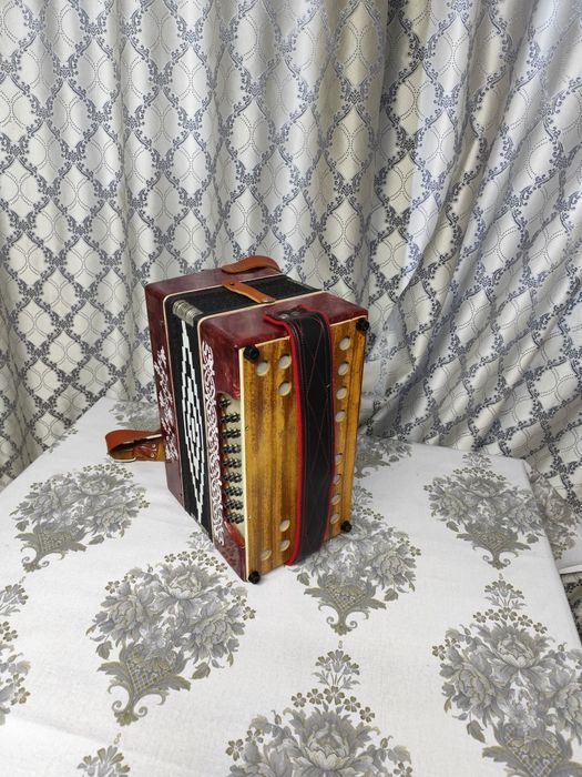 Гармонь Шикарная