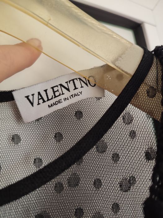 Rochie neagra model Valentino