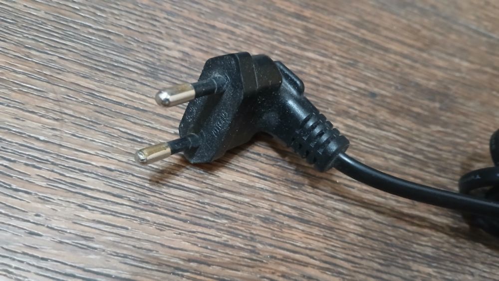 Шнур для телевизора, сетевой шнур.