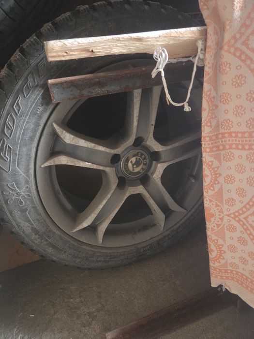 Продам шины в сборе, поставил и поехал.