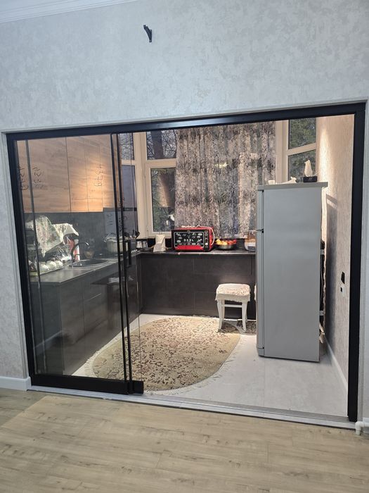 Душевые кабинки и  перегородки раздвижные межкомнатные системы