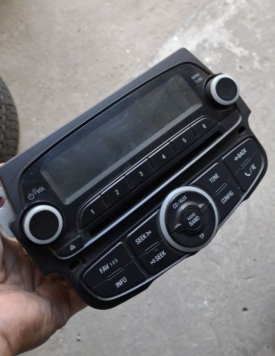 Продам магнитолу от спарка 4 позиции.с блютусом.состояние хорошое.фото