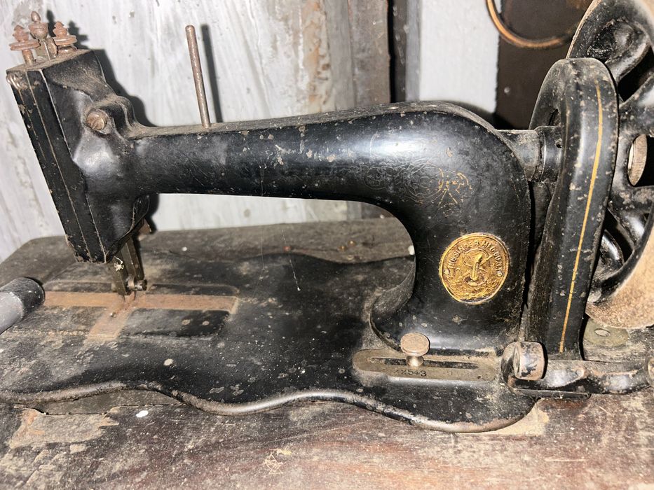 Masina de cusut SINGER antica