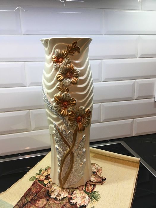 Напольная ваза. Высота 40.5см