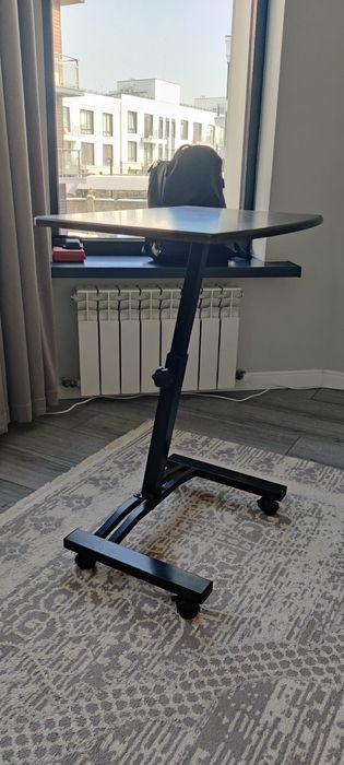 Столик для ноутбука