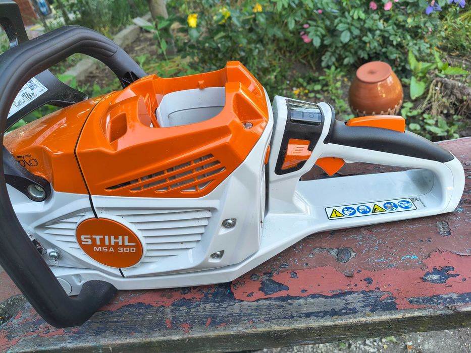 STIHL MSA 300 професионален акумулаторен верижен трион