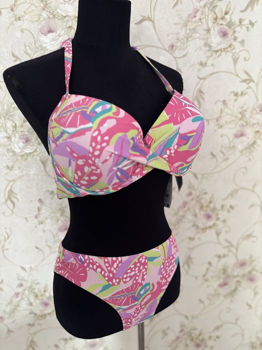 Costum de baie, sutien 95C, chilot mărimea L, nou, cu etichetă