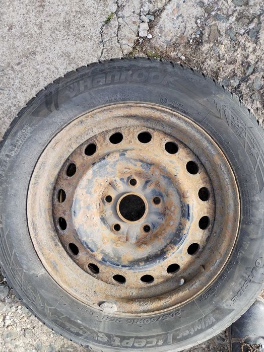 Продавам джанти 16 " 5х100 с гуми 205/60/16