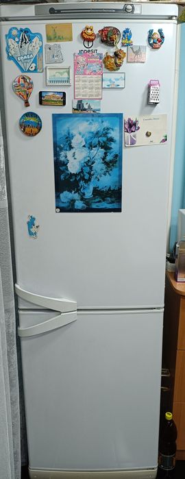 Холодильник indesit