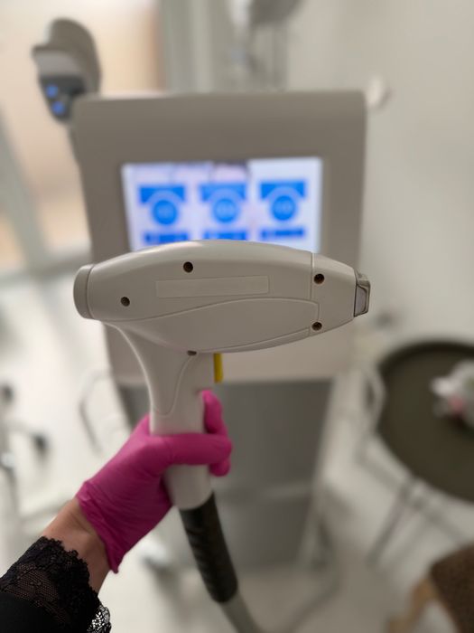 Vând echipament epilare definitivă Laser