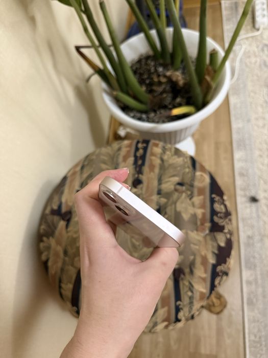 Продам айфон 13 в идельном состоянии