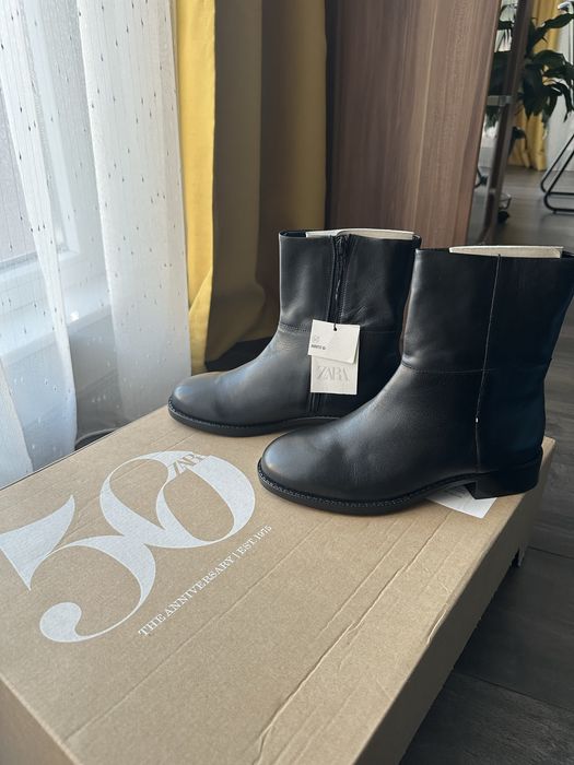 Кожени боти Zara