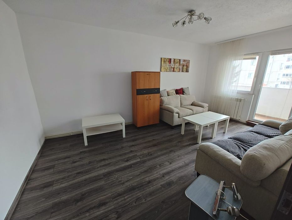 Închiriez apartament