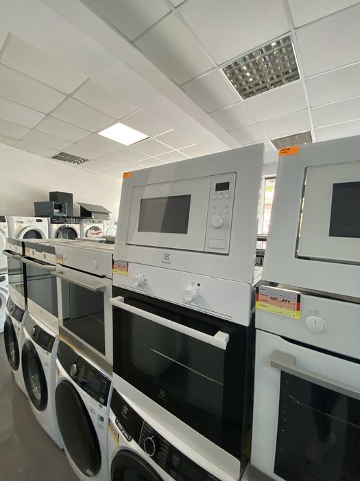 Микровълнова за вграждане Electrolux, бяла ,60 см.17 л.
