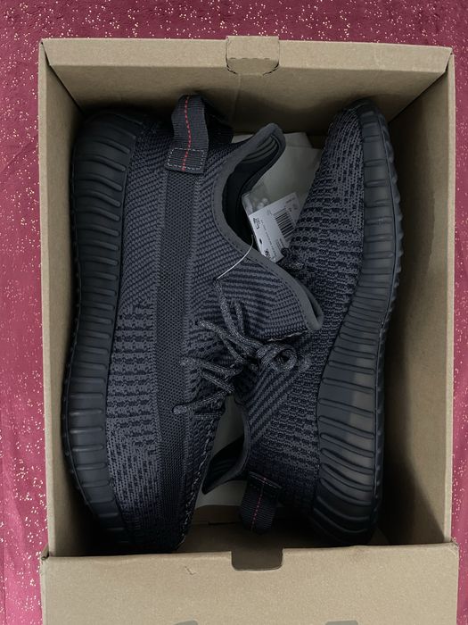 YEEZY 350 V2 Black Static