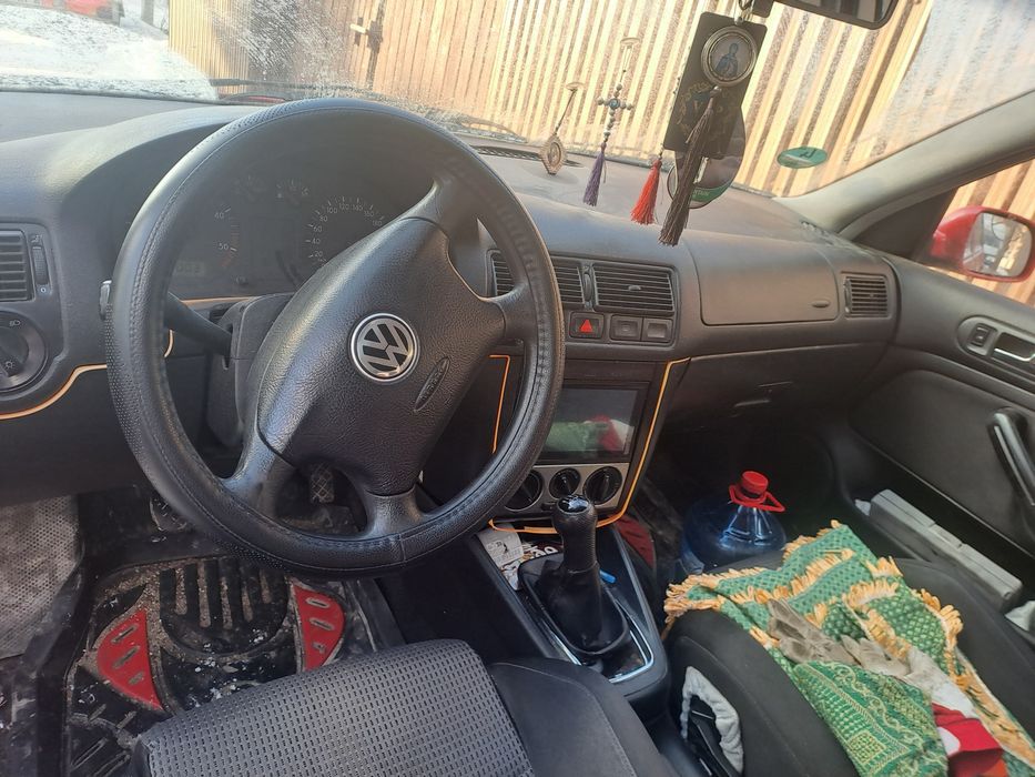 Vând Volkswagen  Golf 4