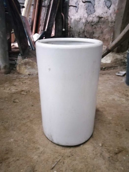 Ретро картини, мраморна ВАЗА, Нощни шкафчета