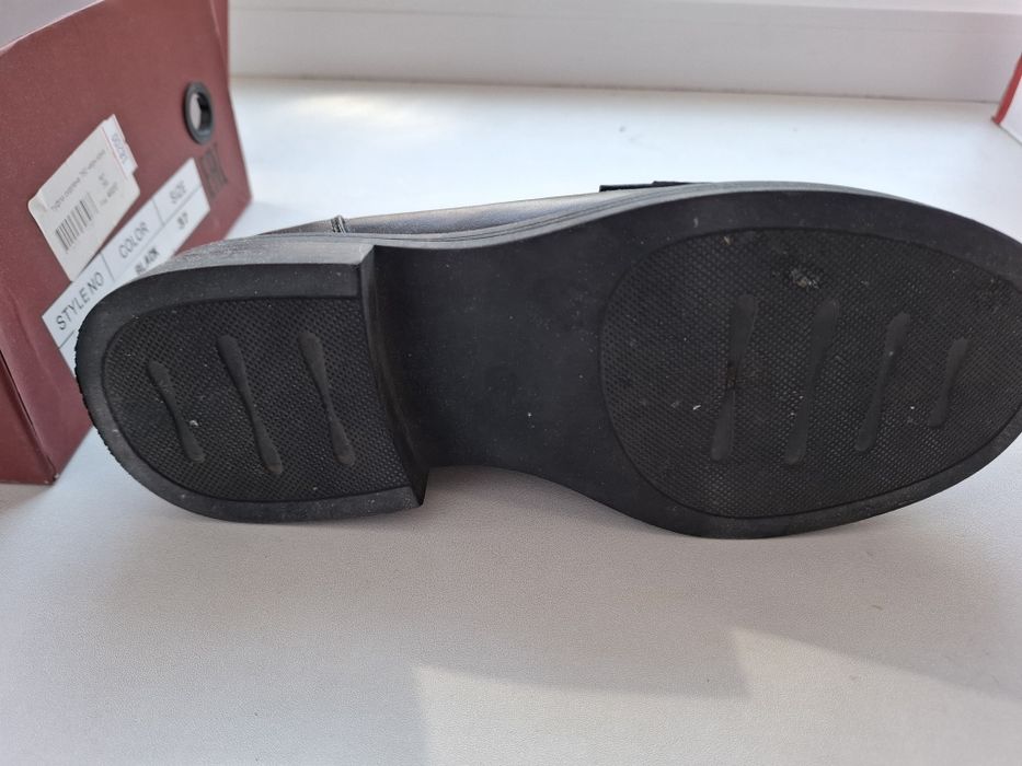 Продам кожанную обувь