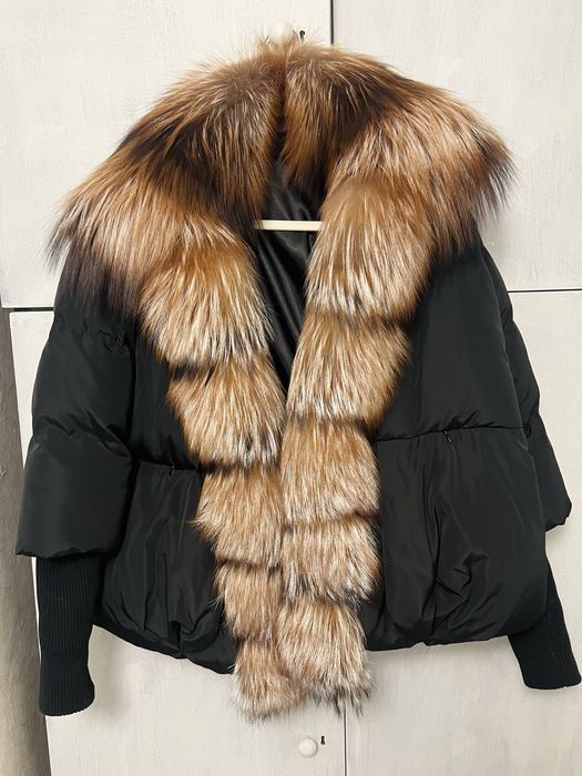 Яке с богата яка естествен косъм