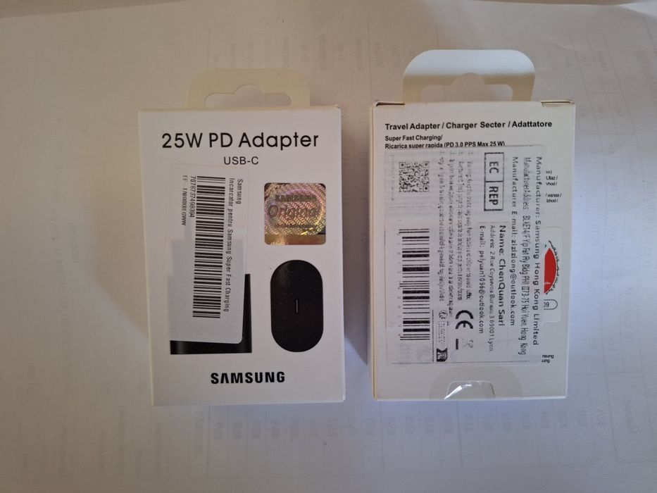Продавам чисто нов Samsung A54 5G/RAM8GB/256GB + зарядно "Samsung".