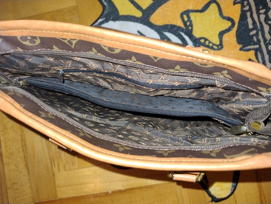 Geantă Louis Vuitton