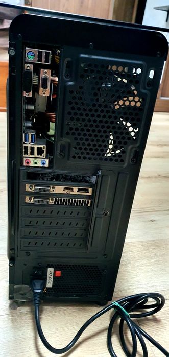 Pc Gaming I7 8700, Gtx 1070 8gb, 24gb ram  640Gb ssd, 1 Tb hdd