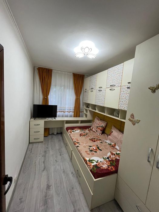 Inchiriez apartament