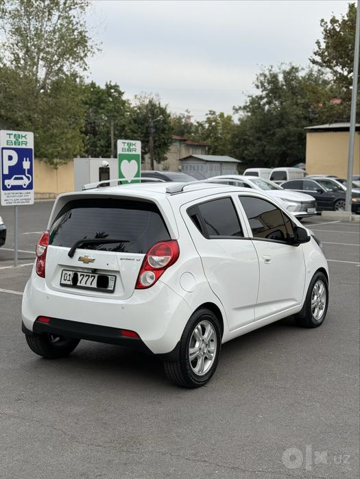 Spark 2022 4-pozitsiya Elegant plus Avtomat karobka srochna sotiladi