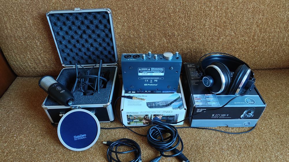 Професионално студийно ниво: Комплект AKG P420 + PreSonus AudioBox iTwo + AKG K240 (Като нов)