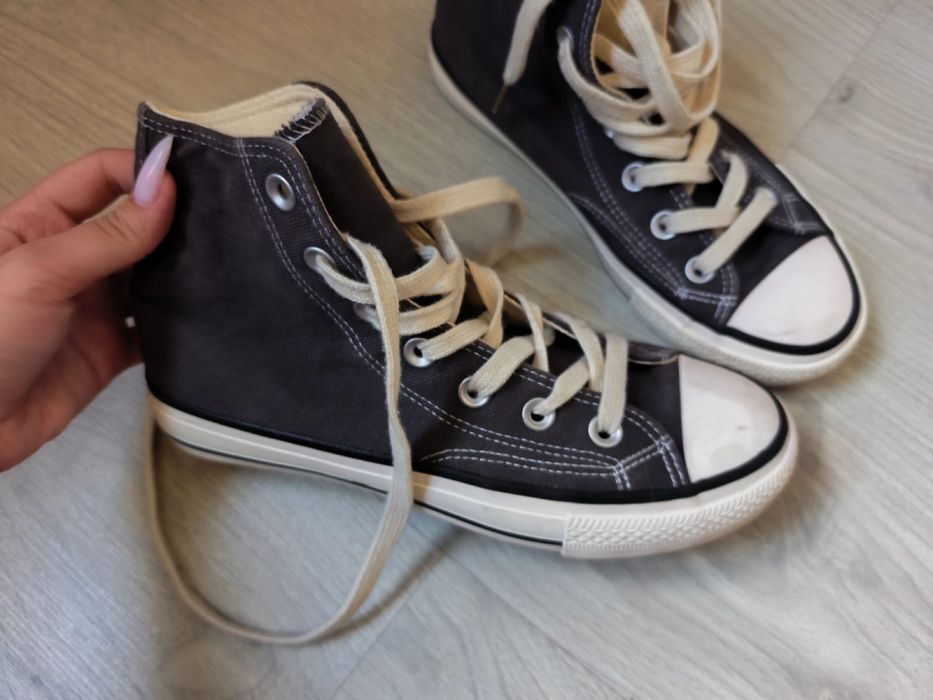 Converse adidasi