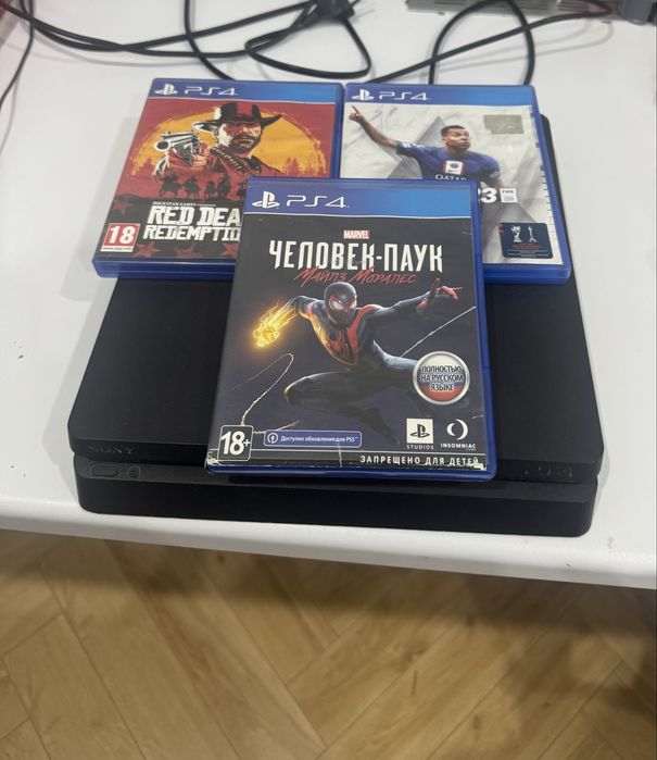 Playstation 4 slim с играми