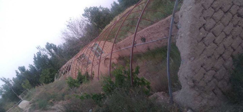 2 sotix issiqxona sotiladi