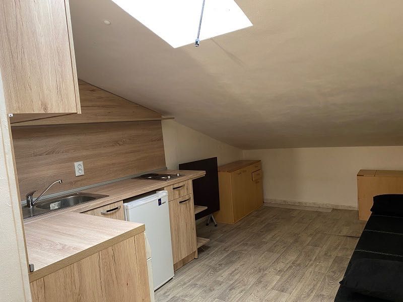 таван/ателие за сам човек, ж.к.Дианабад, на ток