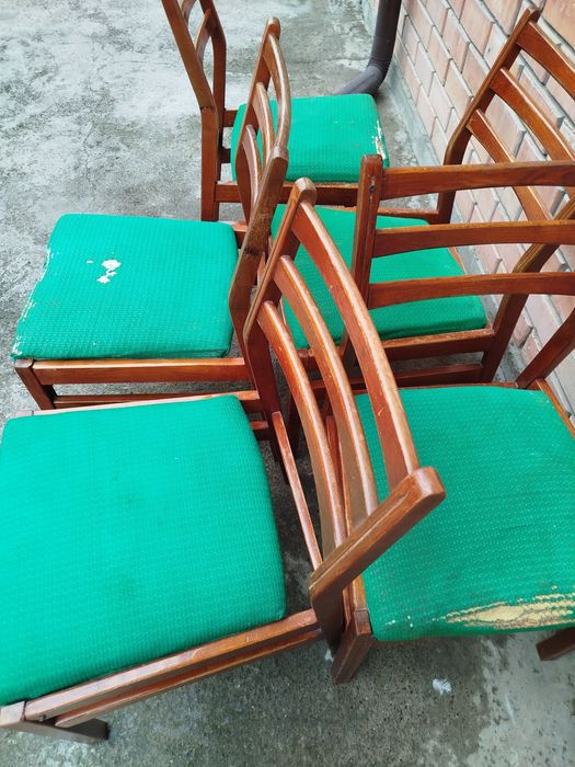 Продам б/у деревянные стулья.Нужна реставрация